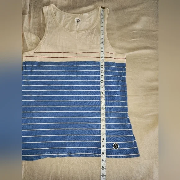 Volcom  Tank - Picture 5 of 5